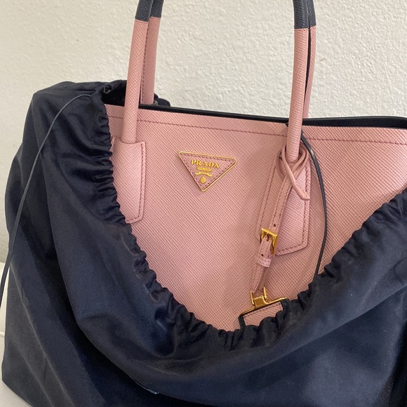 Prada excellent condition - Picture 15 of 15